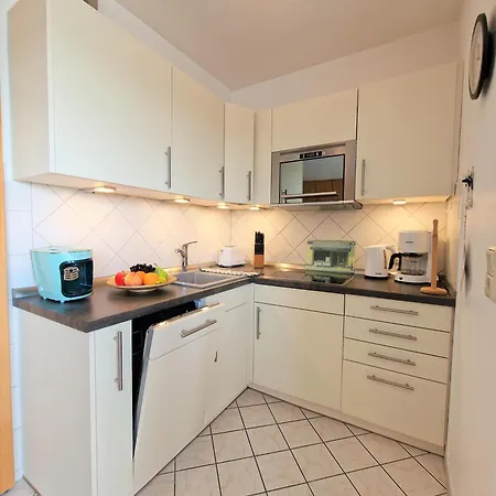 Apartment F13-006 *